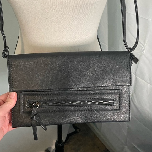 Pretty Persuasions Black Cross Body‎ Bag - Picture 2 of 8